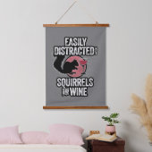 リスやワインに気を取られやすい 吊り下げ型タペストリー (寝室)