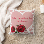 リスクを取る引用文ピンクハート赤いバラ クッション (ブランケット)