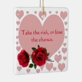 リスクを取る引用文ピンクハート赤いバラ セラミックオーナメント (右)