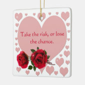 リスクを取る引用文ピンクハート赤いバラ セラミックオーナメント (左)