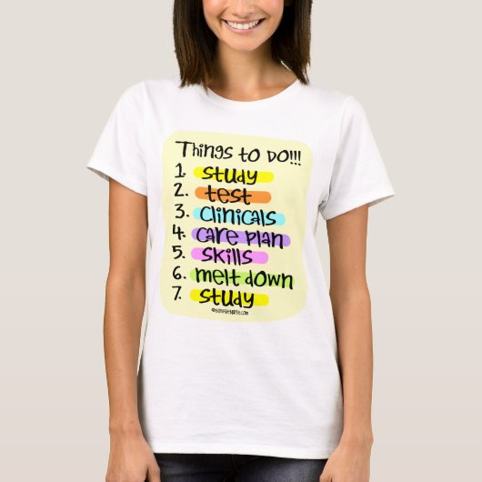 リストをする学生ナース Tシャツ (正面)