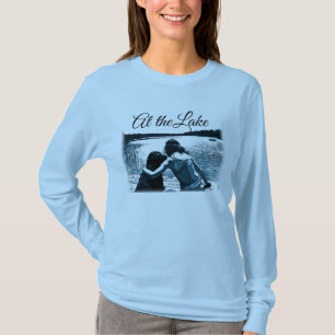 "リストをする湖" Tシャツ