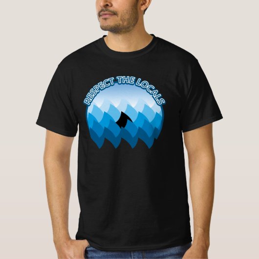 リスペクトザローカルズ – サメ認識度 Tシャツ (正面)