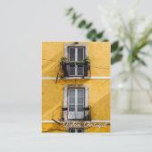 リスボンポルトガルの黄色い壁旅行郵便はがき インビテーションポストカード (スタンド正面)