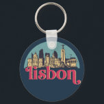 リスボンポルトガルシティスカイラインヴィンテージ街並 キーホルダー<br><div class="desc">ヴィンテージとレトロな街のデザイン美しいスカイライン、観光客アトラクションとシティスケープのアートカッコいい超高層ビルと建物のシルエットイラストレーション商品観光客と旅行者。世界中で旅行を持って帰るお土産として最適。家族救や友達と旅行や休暇の思い出。背景色はカスタマイズ好みの色にできる。</div>