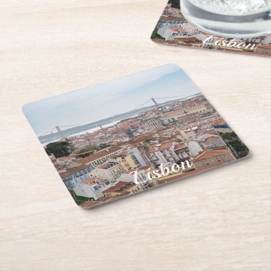 リスボン旧市街と4月25日の橋の景色 スクエアペーパーコースター (アングル)