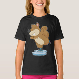リス氷スケートで滑るアイススケート Tシャツ