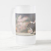 リス白熱［赤熱］光を放つと曇りマグカップ フロストグラスビールジョッキ (正面左)