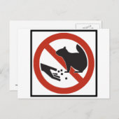 リス食べ物を与えクのハイウェイの標識を避ける ポストカード (正面/裏面)