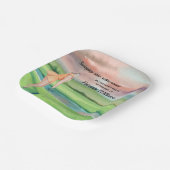 リタイアゴルフの女性がグリーンに揺れ ペーパープレート (傾斜あり)