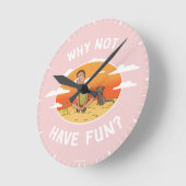 リックとモルティ™ |おもしろいがない理由 ラウンド壁時計 (傾斜)