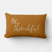 リッチ・金ゴールドに関するカスタムタイポグラフィ「感謝する」 ランバークッション (正面)