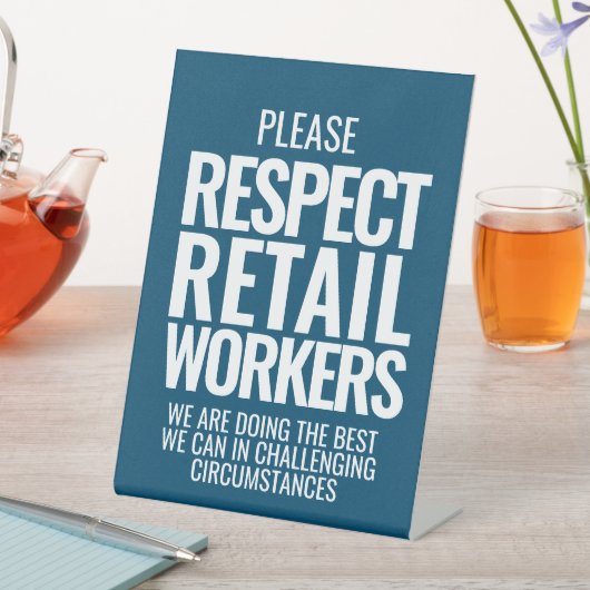 リテールワーカーのはっきりした文字ストアの落ち着きを尊重 台座サイン (インサイチュ)