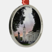 リトアニアのヴィリニュスにあるカテドラル広場 – - メタルオーナメント (右)