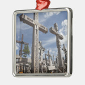 リトアニア、中央リトアニア、シアウリアイ、ヒル3 メタルオーナメント (左)