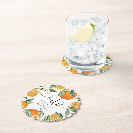 リトルかわいこちゃんは赤ちゃんシャワーの途中にある ペーパーコースター (インサイチュ)