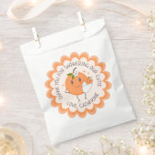 リトルかわいこちゃんオンザウェイ |かわいいオレンジ色の赤ちゃんシャワー フェイバーバッグ (クリップ留めされた状態)
