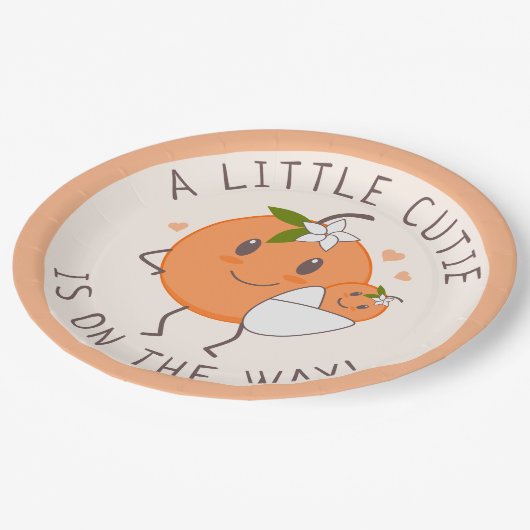リトルかわいこちゃんオンザウェイ |かわいいオレンジ色の赤ちゃんシャワー ペーパープレート (アングル)