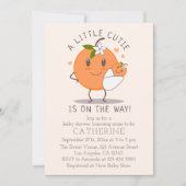 リトルかわいこちゃんオンザウェイ |かわいいオレンジ色の赤ちゃんシャワー 招待状 (正面)