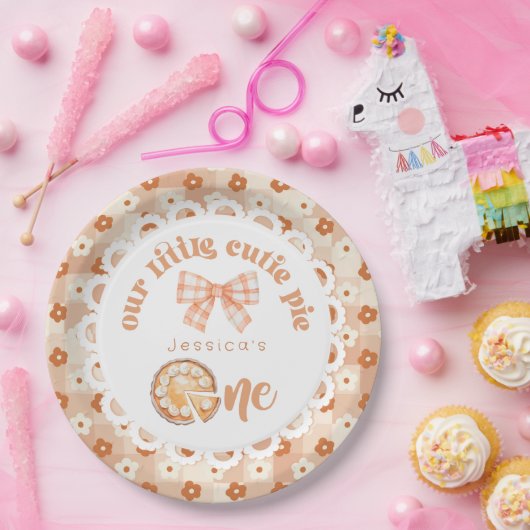 リトルかわいこちゃんパイが1歳の誕生日を回している ペーパープレート (パーティー)