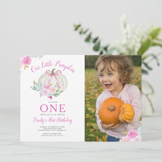 リトルカボキンピンクボウガールズファースト誕生日写真 招待状 (スタンド正面)