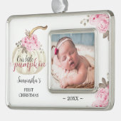 リトルカボチャ初めてのクリスマスピンクフローラ写真 シルバープレートフレームオーナメント (左)