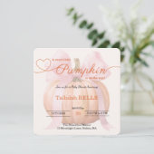 リトルカボチャ赤ちゃんシャワー招待状 – ピンクボウ セーブザデート (スタンド正面)