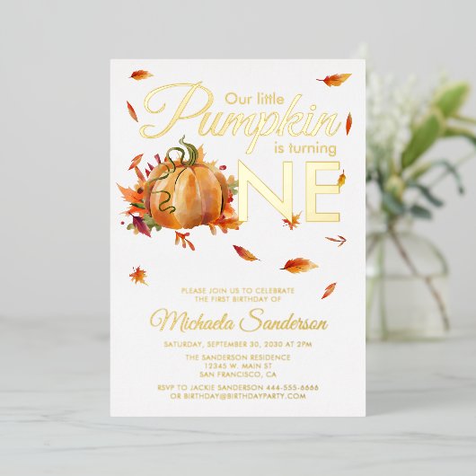 リトルカボプキンターニングワンオータム秋誕生日 箔招待状 (立ち正面)