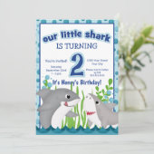 リトルカラフルシャーク海ビーチ2回目の誕生日 招待状 (スタンド正面)
