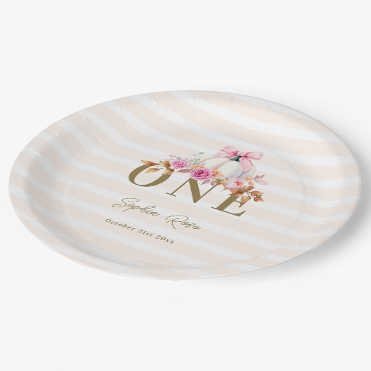 リトルカンプキンピンクボウバラ1stエレガント誕生日 ペーパープレート (アングル)