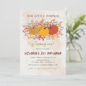 リトルカンプキンフレッシュファームフォトファースト誕生日 招待状 (スタンド正面)