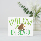 リトルキウイ(可愛いニュージーランド妊婦の) ポストカード (スタンド正面)