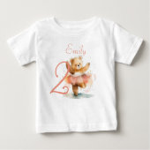リトルクマのバレリーナ水の色ピンク誕生日 ベビーTシャツ (正面)