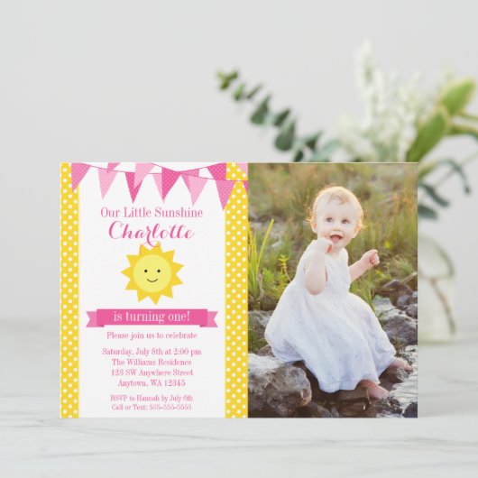 リトルサンシャインピンクイエローバンティング誕生日写真 招待状 (スタンド正面)