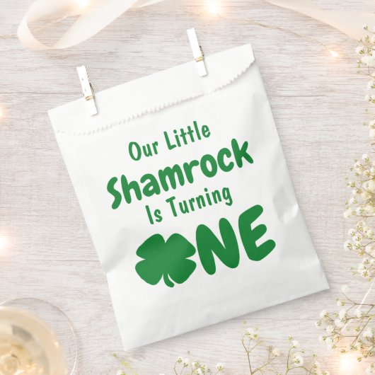 リトルシャムロック1歳の誕生日 フェイバーバッグ (クリップ留めされた状態)