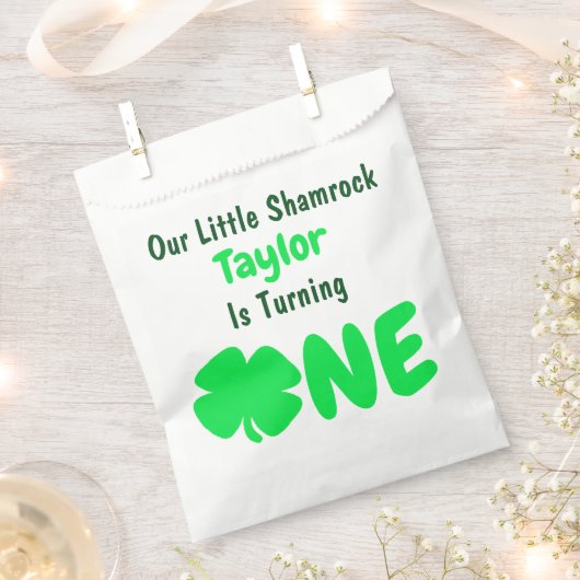 リトルシャムロック1歳の誕生日 フェイバーバッグ (クリップ留めされた状態)