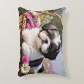 リトルシーズー(犬)子犬かご花 アクセントクッション (正面(垂直))