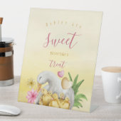 リトルスウィートハートイエローモミアヒル&ベビーシャワー 台座サイン (インサイチュ)