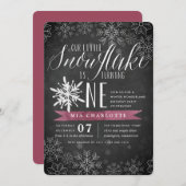 リトルスノーフレークプラムチョークボードファースト誕生日 招待状 (正面/裏面)