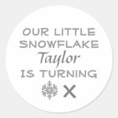 リトルスノーフレークanyエイジ誕生日 ラウンドシール (正面)