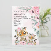 リトルタイガーピンクフラワーのグリーン女の子ベイビーシャワー 招待状 (スタンド正面)