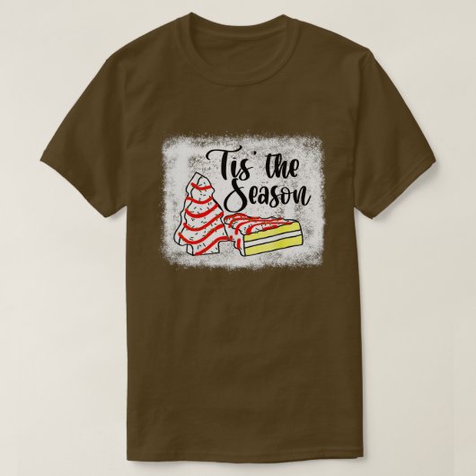 リトルティズザシーズンクリスマスツリーケーキのデビー Tシャツ (デザイン正面)
