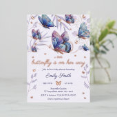 リトルバタフライは彼女の方法のベビーシャワーである 箔招待状 (立ち正面)