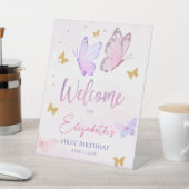 リトルバタフライピンクパープルガール誕生日へようこそ 台座サイン (インサイチュ)