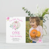 リトルパンプキンピンクリボン 女の子のファーストバースデー写真 招待状 (スタンド正面)
