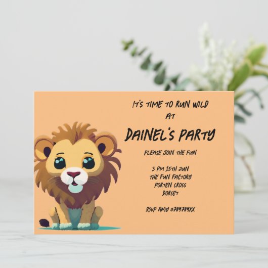 リトルパーソナライズされたライオンバースデーパーティー 招待状 (スタンド正面)