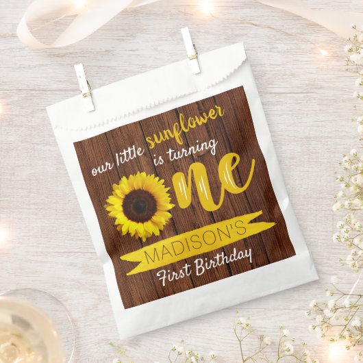 リトルヒマワリ1歳の誕生日パーティー フェイバーバッグ (クリップ留めされた状態)