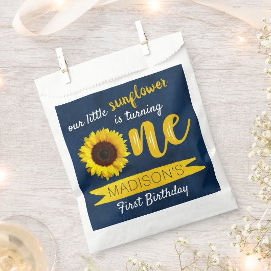 リトルヒマワリ1歳の誕生日パーティー フェイバーバッグ (クリップ留めされた状態)