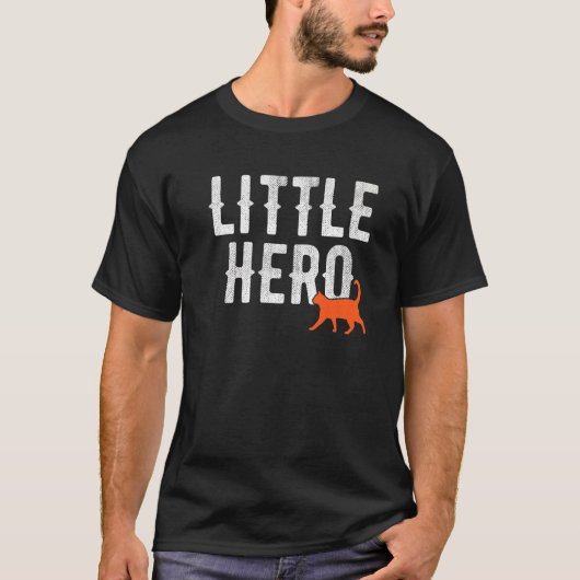 リトルヒーロー かわいい動物 猫 Tシャツ (正面)