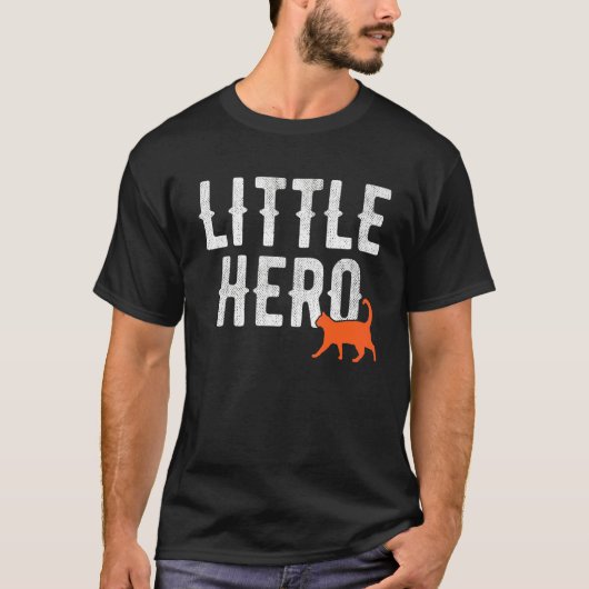 リトルヒーロー かわいい動物 猫 Tシャツ (正面)